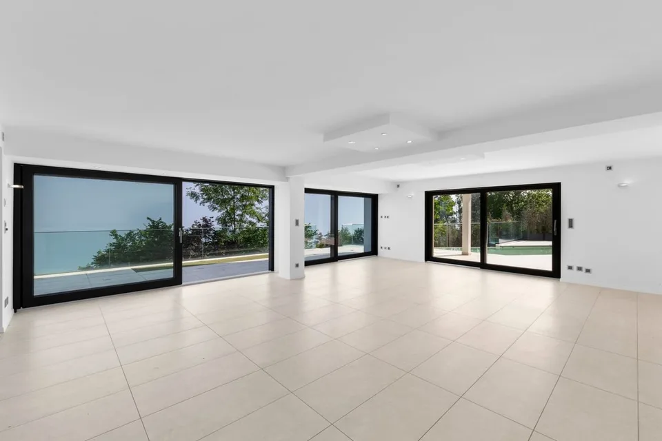 Exceptional Villa with Panoramic Views of Chardonne – Foto 10 von 13