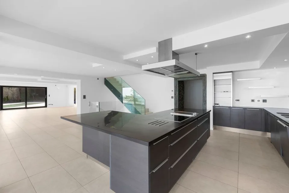 Exceptional Villa with Panoramic Views of Chardonne – Foto 7 von 13