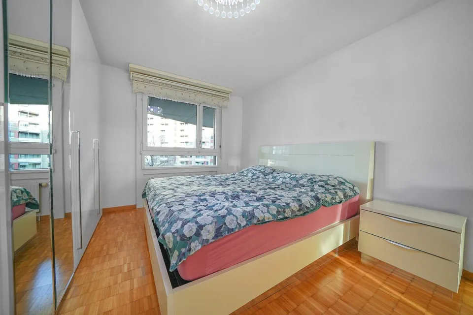 Helle, zentrale 4.5-Zimmer Eigentumswohnung mit Weitsicht – Foto 10 von 16