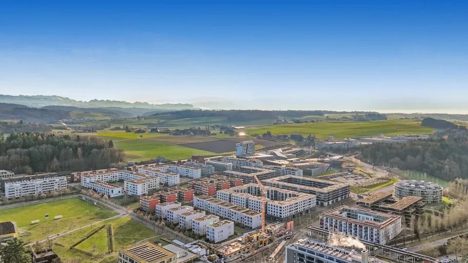 Helle, zentrale 4.5-Zimmer Eigentumswohnung mit Weitsicht – Foto 16 von 16
