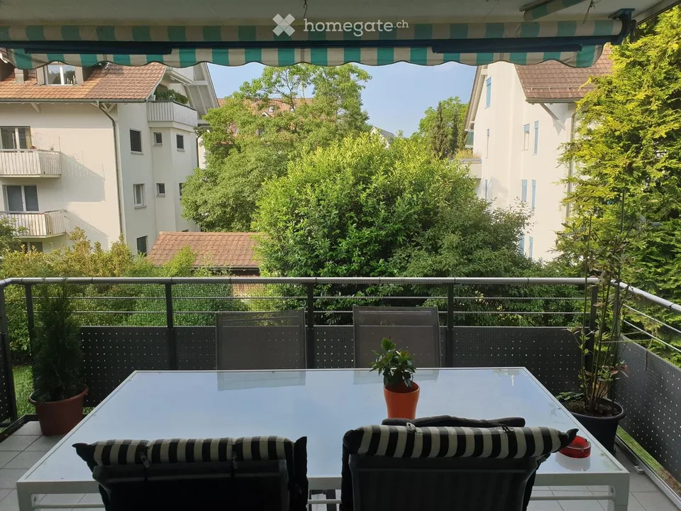 Charmante 4.5-Zi-Wohnung mit viel Platz, 2xBalkonen, Hobbyraum und Garage in Fehraltorf