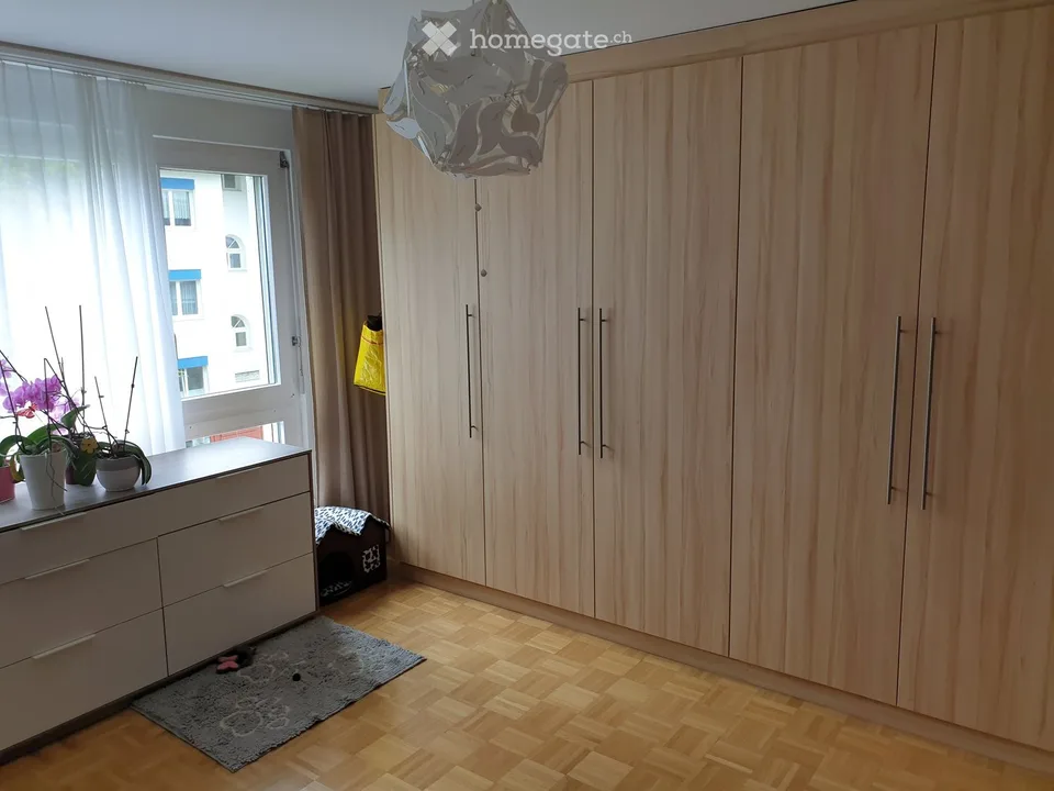 Charmante 4.5-Zi-Wohnung mit viel Platz, 2xBalkonen, Hobbyraum und Garage in Fehraltorf – Foto 9 von 11