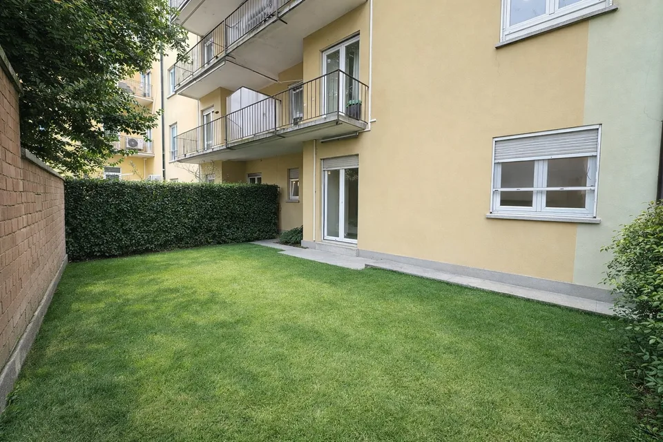 Appartamento di 4 locali in edificio storico a Vacallo con GIARDINO (anche a reddito)