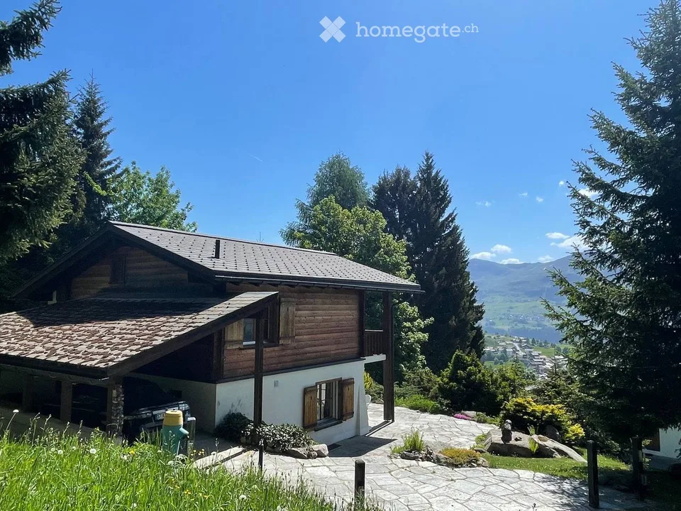 Modernes Einfamilienhaus mit traumhaftem Bergblick