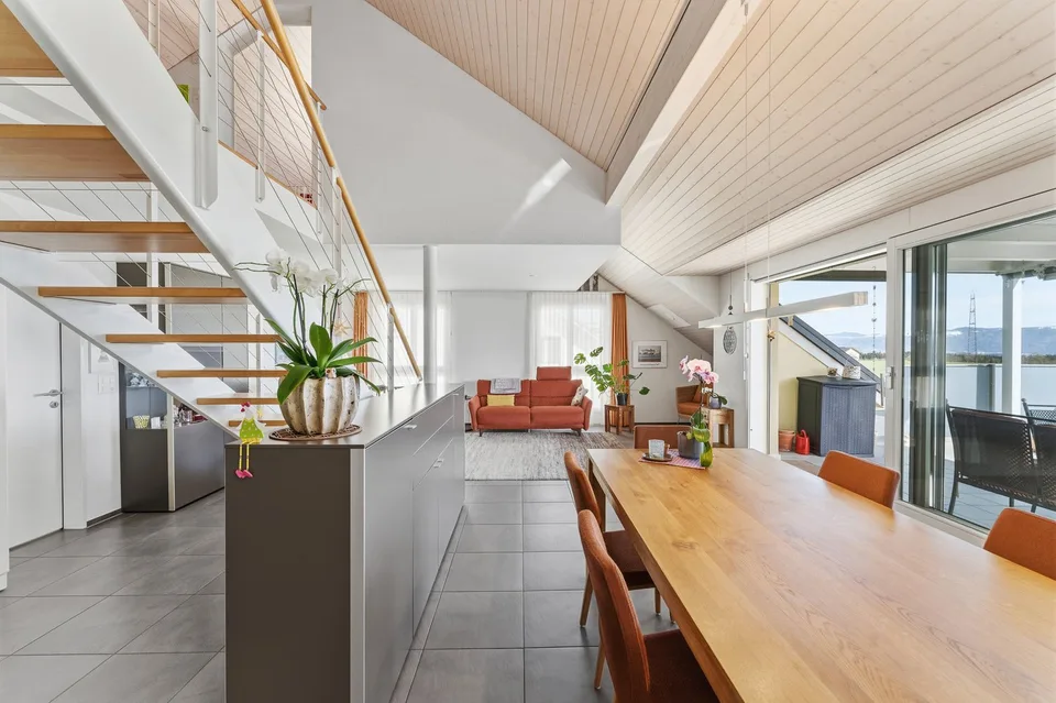 Appartement-maisonnette lumineux 4.5 pièces avec balcon spacieux