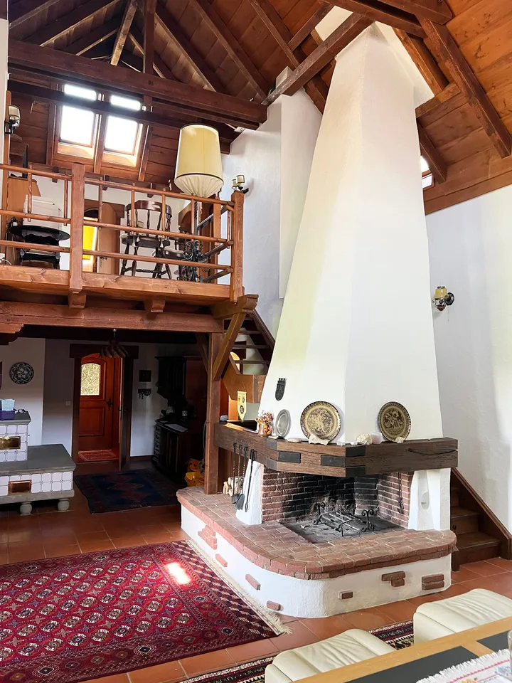 Charmante ferme de 5,5 pièces avec vue panoramique et ambiance de vie spéciale – photo 7 sur 13