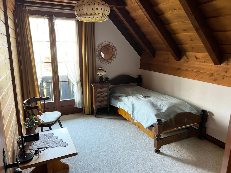 Charmante ferme de 5,5 pièces avec vue panoramique et ambiance de vie spéciale – photo 12 sur 13
