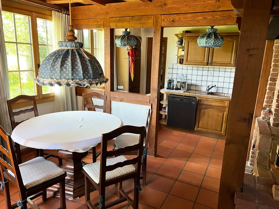 Charmante ferme de 5,5 pièces avec vue panoramique et ambiance de vie spéciale – photo 8 sur 13