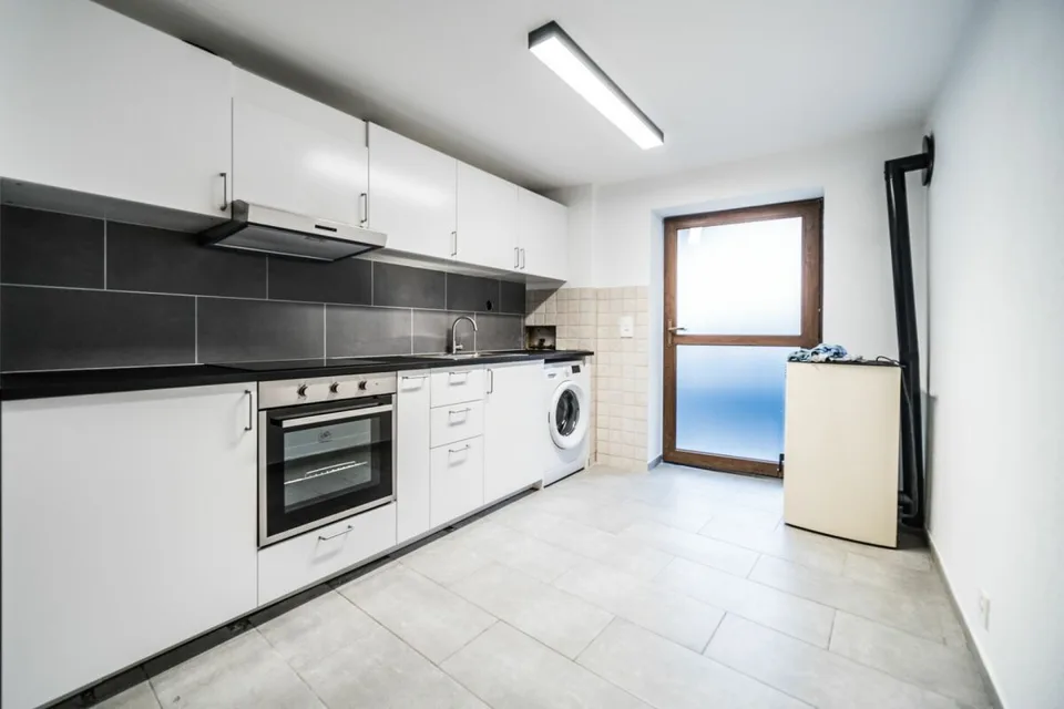 Kleines Dorfhaus, bestehend aus zwei Studios