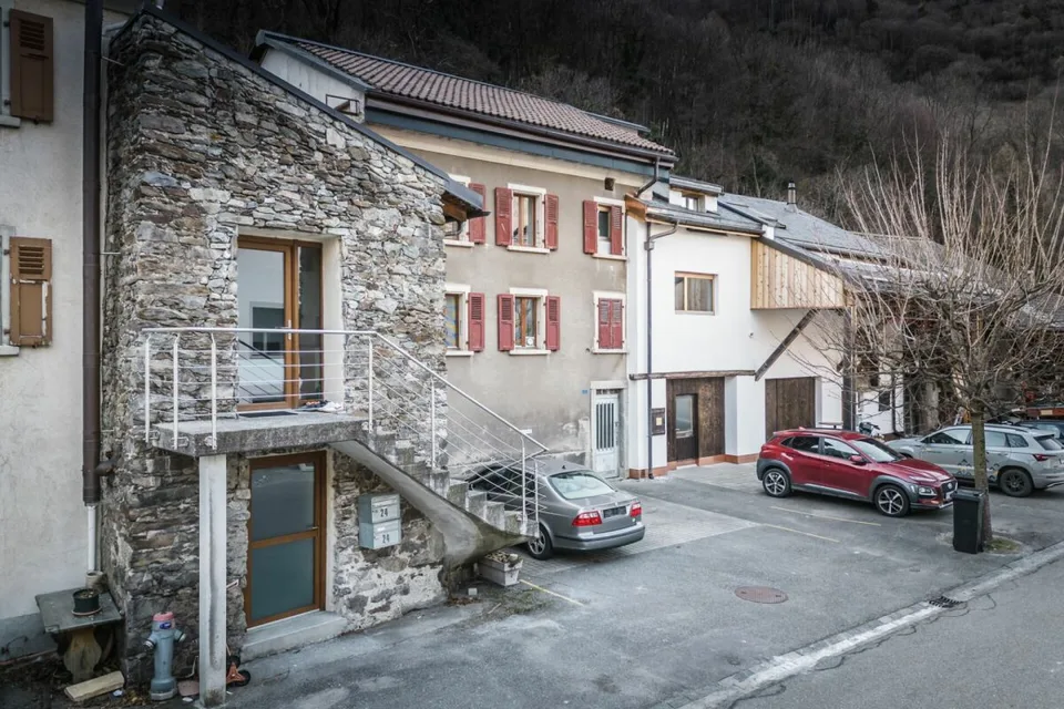 Petite maison villageoise constitutée de deux studios
