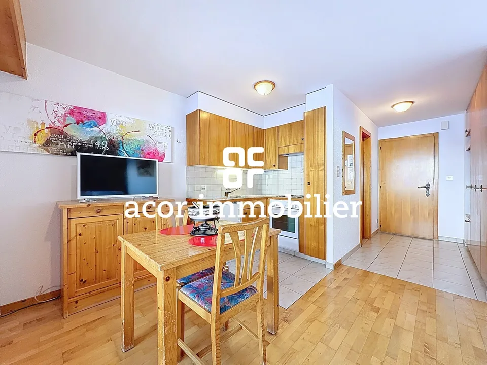 Charmant studio rénové avec accès direct aux bains thermaux - balcon