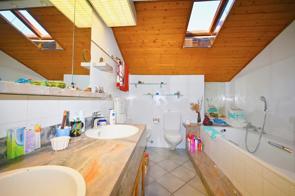 Stabile con 2 Appartamenti, Giardino, Autorimessa e Magazzino – Foto 7 von 13