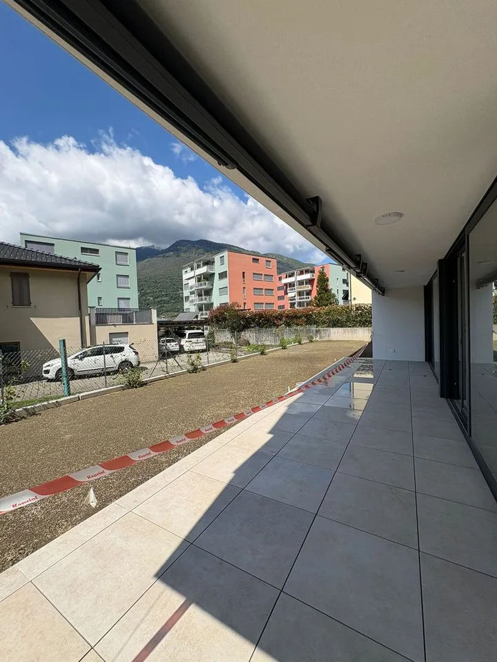 Elegantes 4.5-Zimmer-Apartment mit privatem Garten in Giubiasco