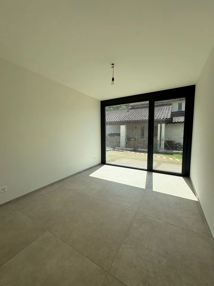 Elegantes Apartment mit 4.5 Zimmern und privatem Garten in Giubiasco – Foto 7 von 13