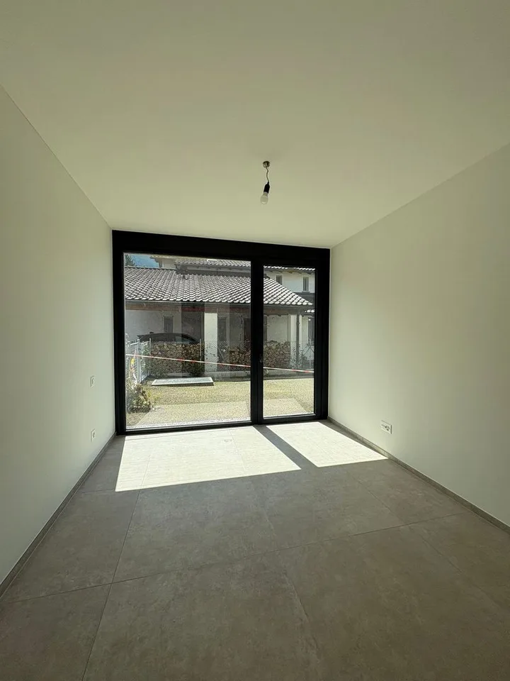 Elegantes Apartment mit 4.5 Zimmern und privatem Garten in Giubiasco – Foto 8 von 13