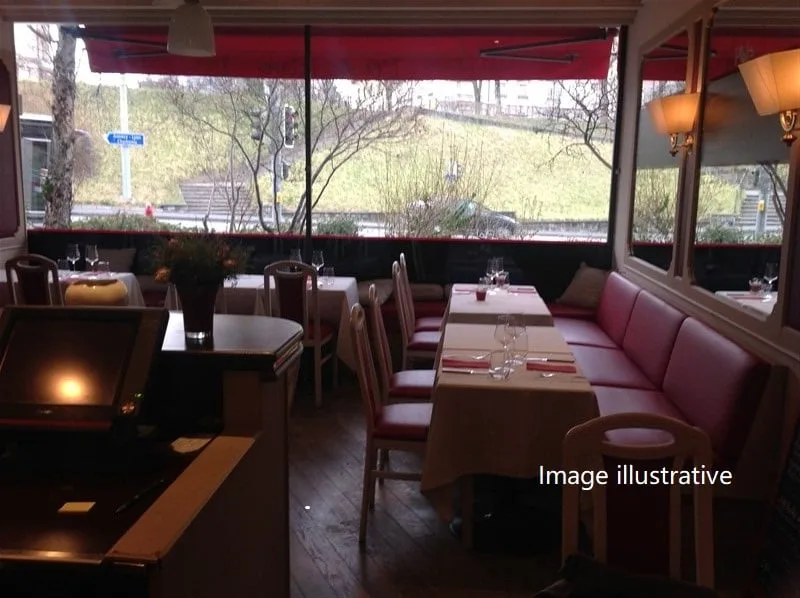 CAFÉ-RESTAURANT A CHÊNE BOURG