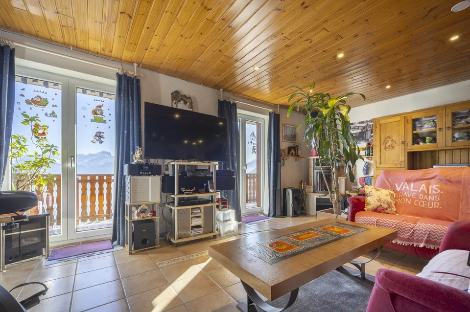 Wohnung mit Garage und Balkon - Panoramablick - Exklusiv