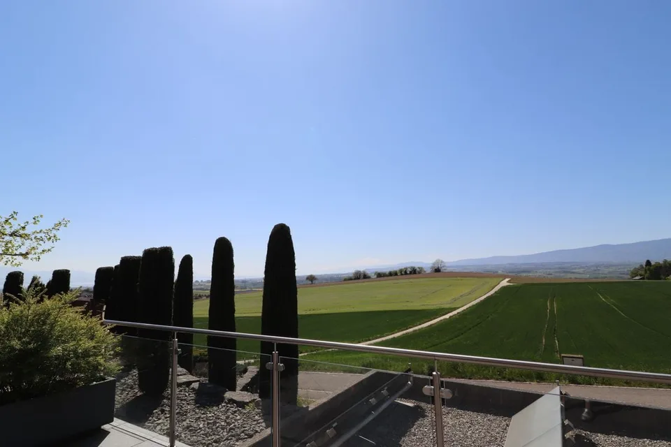 15 Minuten vom Zentrum von Lausanne entfernt, außergewöhnliches neues Anwesen, 10 Zimmer, Panoramablick auf die Landschaft und den See, ruhige Nachbarschaft. – Foto 12 von 12
