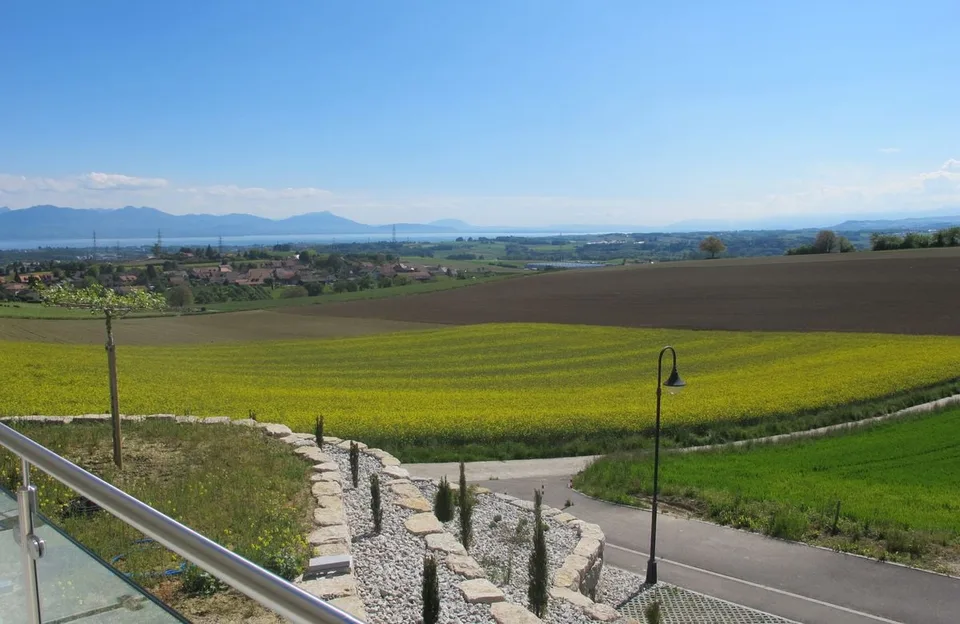 15 Minuten vom Zentrum von Lausanne entfernt, außergewöhnliches neues Anwesen, 10 Zimmer, Panoramablick auf die Landschaft und den See, ruhige Nachbarschaft. – Foto 11 von 12
