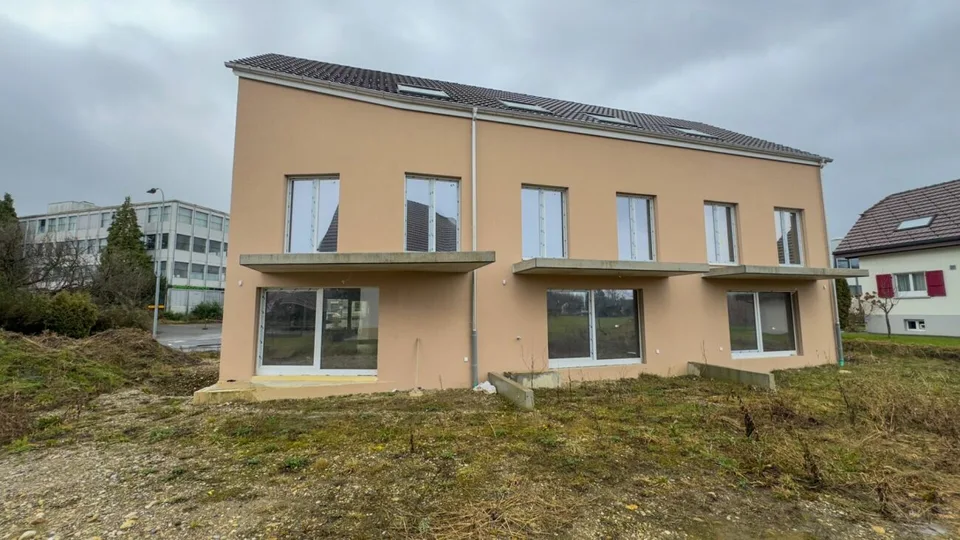 Casa a schiera affine in posizione centrale