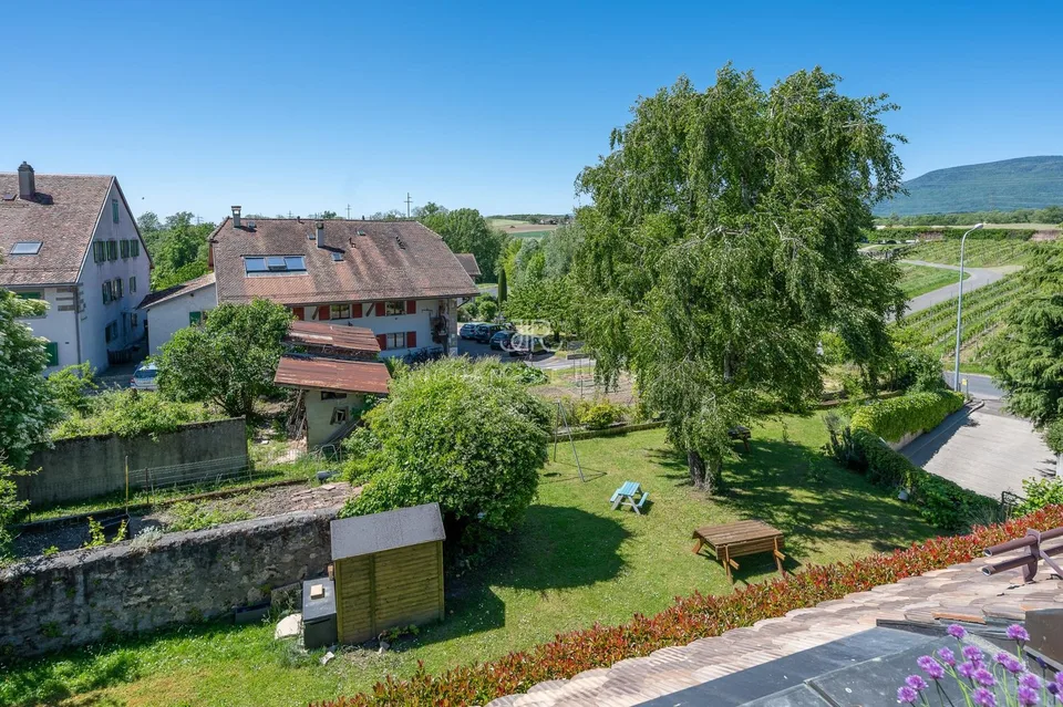 Eysins | Helles Doppelhaushälfte komplett renoviert, 10 Minuten vom Zentrum von Nyon
