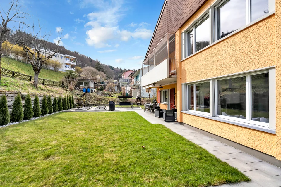 2- Familienhaus mit grossem Garten und Einliegerwohnung