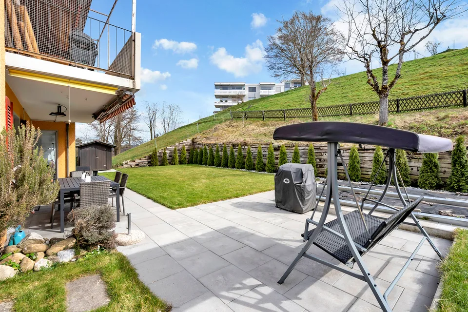 2- Familienhaus mit grossem Garten und Einliegerwohnung