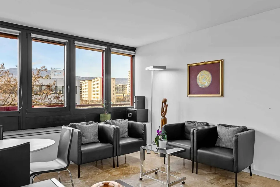 Ufficio in posizione ideale: 98 m² con posto auto incluso