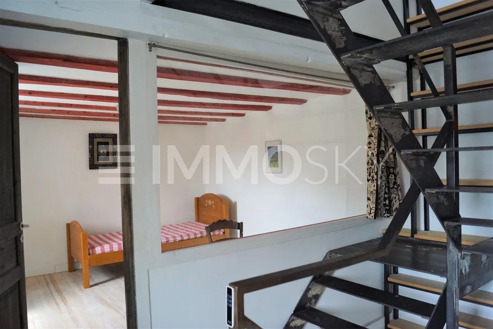 LOFT SECTEUR PERDTEMPS EN TRIPLEX, RENOVE AVEC GOUT