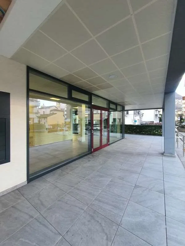 Vendesi Spazio commerciale, Zona Università-Lugano-Opportunità a reddi