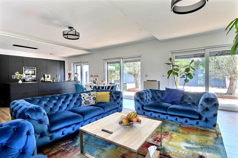 Modernes 8-Zimmer-Haus in Kembs – Sofort verfügbar