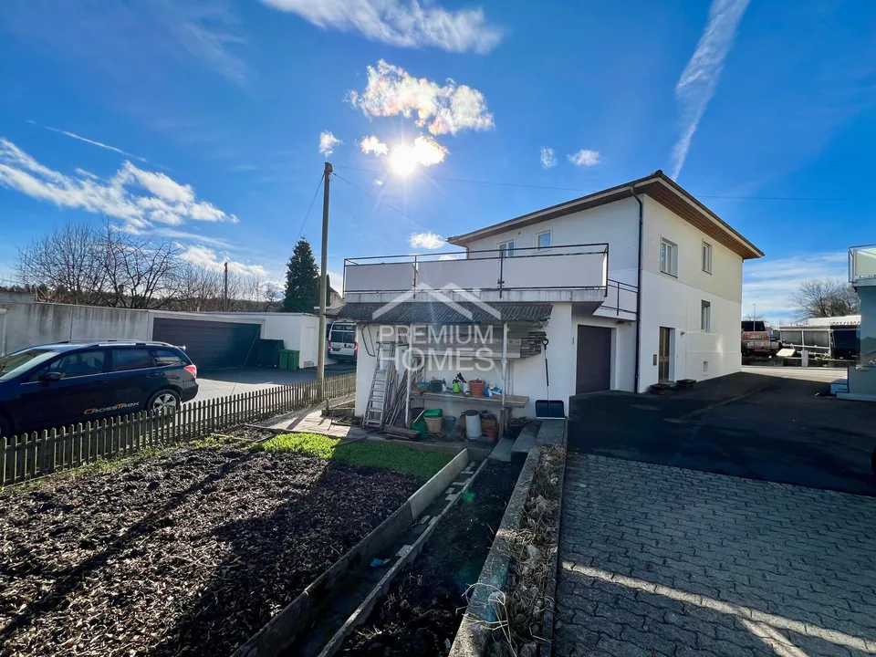 Grosszügiges Einfamilienhaus mit grosser Terrasse, modernem Wohnkomfor