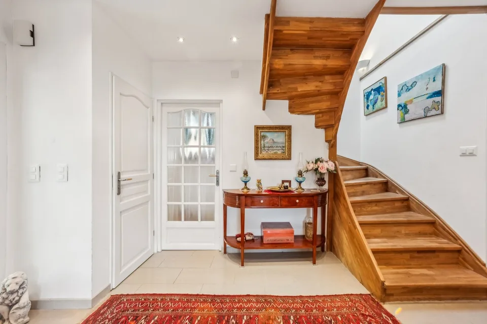 Bella casa individuale, piscina e vista panoramica – foto 21 di 26