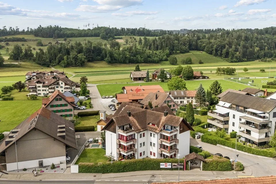 Grosszügiges Wohnen mit Wintergarten
