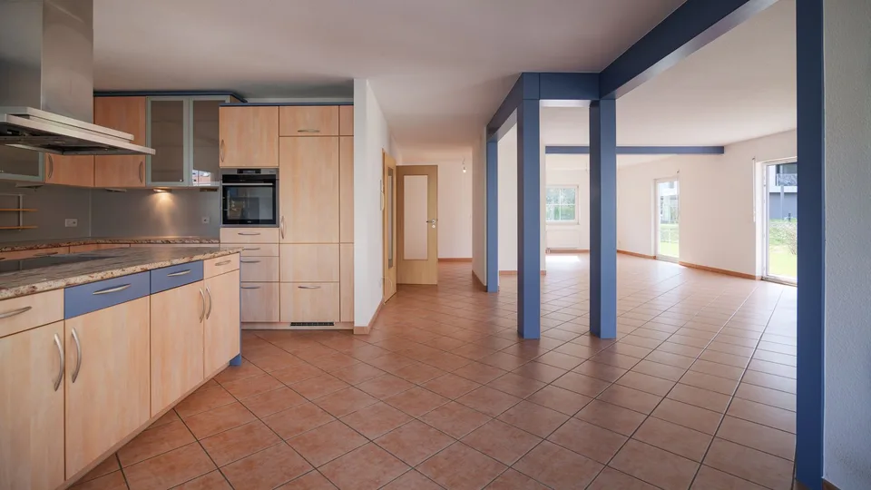 Schönes Haus von 6.5 Zimmern mit Potential in Sant Antonino – Foto 7 von 11