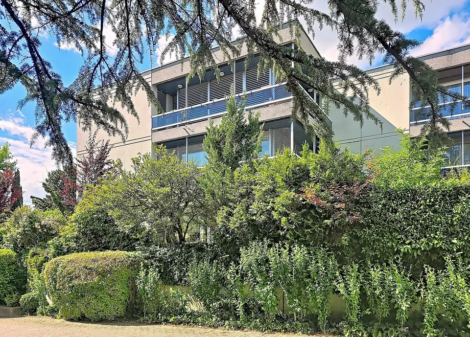 Appartement de standing au calme dans un domaine arboré privé – St-Sulpice (VD)