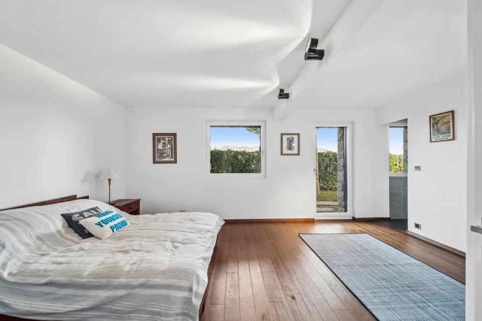 Contemporänes Herrenhaus mit außergewöhnlichem Panoramablick – Foto 12 von 13