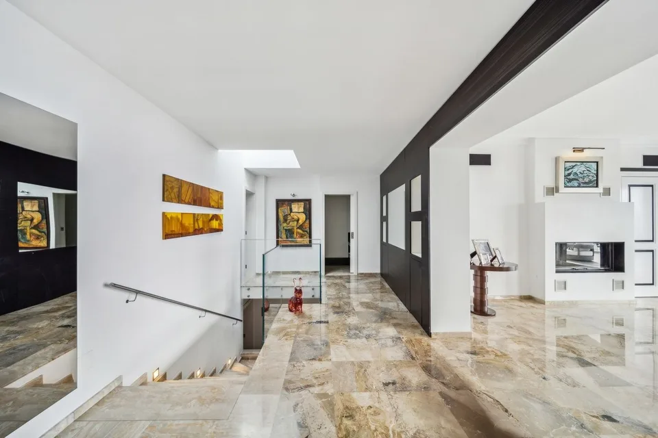 Contemporänes Herrenhaus mit außergewöhnlichem Panoramablick – Foto 8 von 13