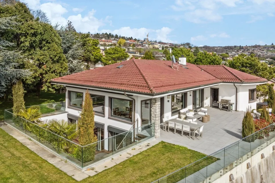 Contemporänes Herrenhaus mit außergewöhnlicher Panoramavista