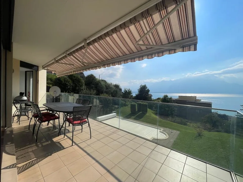 GRAND APPARTEMENT DE 5,5 PIECES AVEC LES COMMODITES D'UNE VILLA ET UNE TRES BELLE VUE PANORAMIQUE