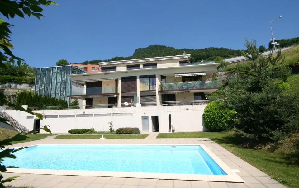 GRAND APPARTEMENT DE 5,5 PIECES AVEC LES COMMODITES D'UNE VILLA ET UNE TRES BELLE VUE PANORAMIQUE