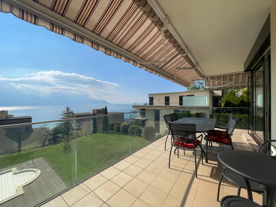 GRAND APPARTEMENT DE 5,5 PIECES AVEC LES COMMODITES D'UNE VILLA ET UNE TRES BELLE VUE PANORAMIQUE