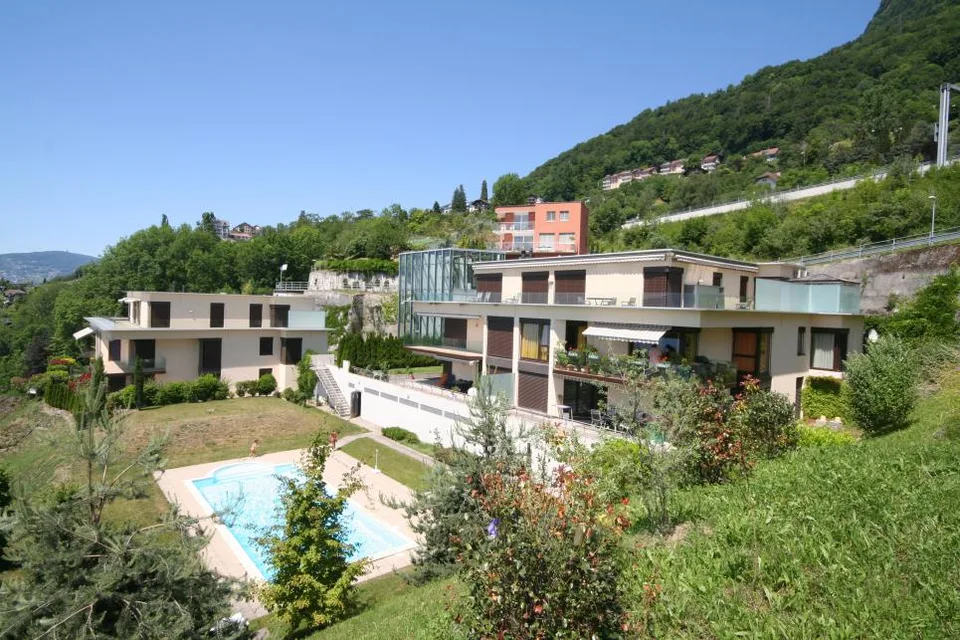 GRAND APPARTEMENT DE 5,5 PIECES AVEC LES COMMODITES D'UNE VILLA ET UNE TRES BELLE VUE PANORAMIQUE