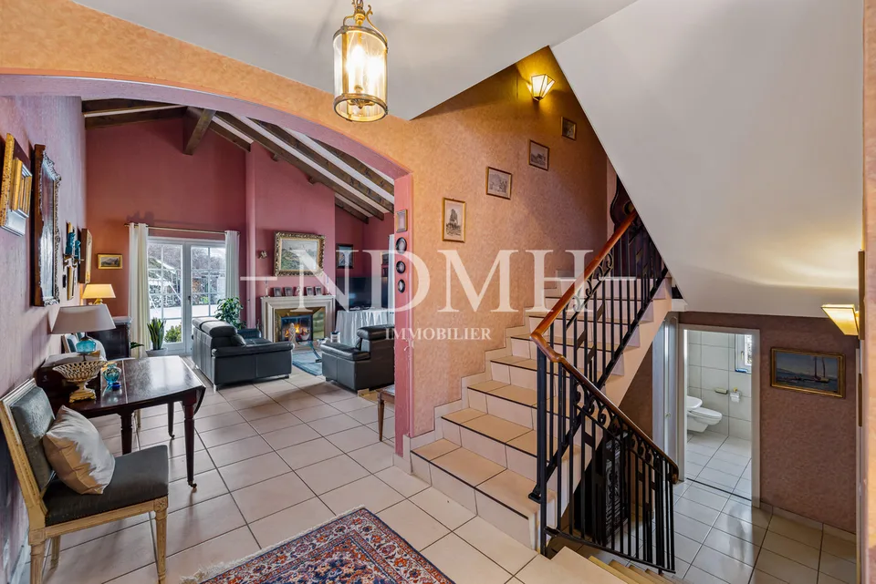 Prachtvolle Familienvilla mit Panoramablick