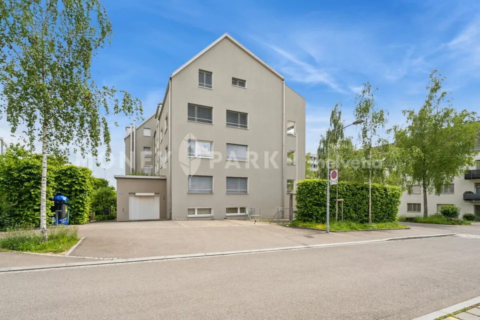 Stilvolle Maisonette-Gartenwohnung in Zürich-Seebach