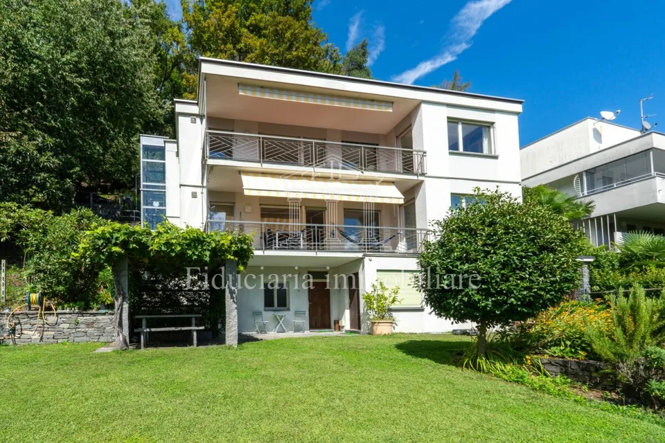 LOCARNO MONTI - Mehrfamilienhaus mit Seeblick und Garten