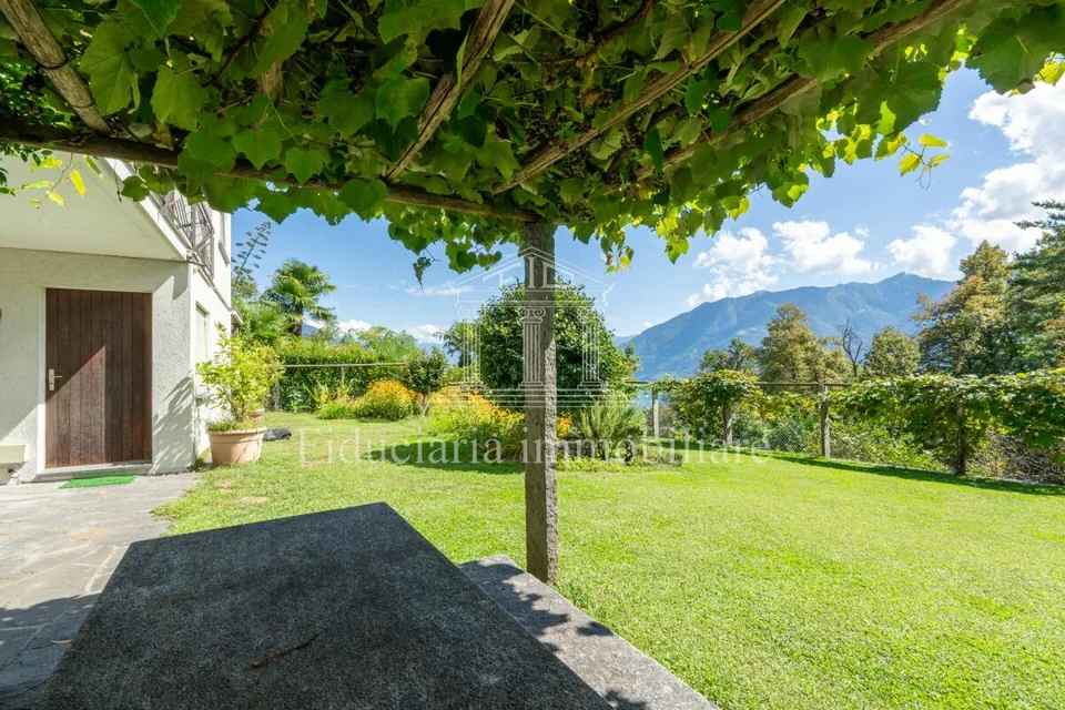 LOCARNO MONTI - Mehrfamilienhaus mit Seeblick und Garten