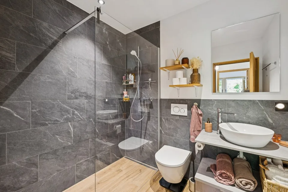 Außergewöhnliches Triplex-Apartment im Herzen der Altstadt von Saillon – Foto 12 von 13