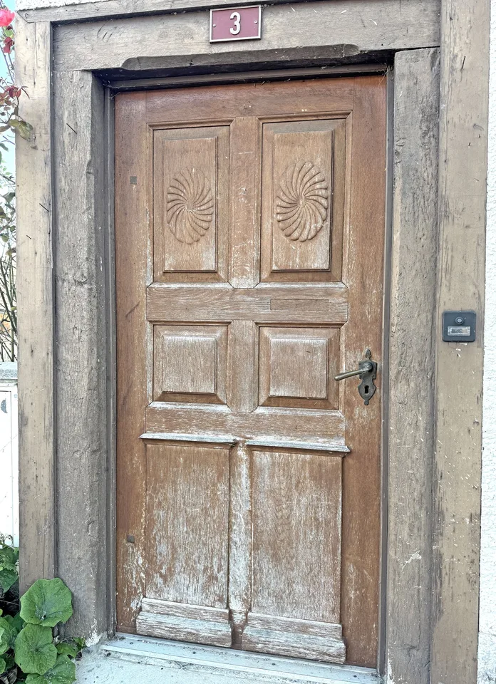 Partie de maison (anciennement ferme), en état de raw construction, permis de construire pour rénovation complète disponible