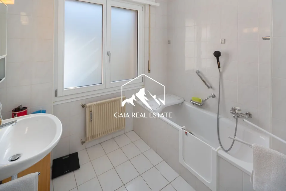 3,5 Zimmer in der Mitte von Crans Montana mit Aussicht und Garage – Foto 12 von 13